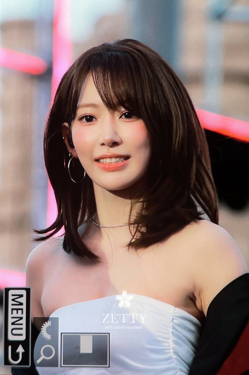 오늘자 고려대 축제 르세라핌 김채원 카즈하 사쿠라 홍은채