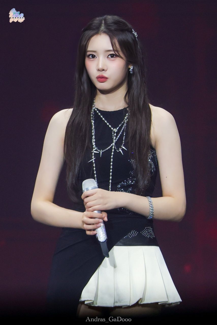 베이비몬스터 로라
