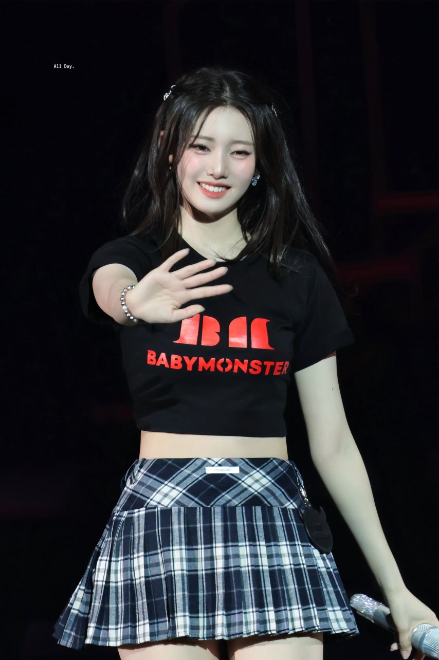 베이비몬스터 로라