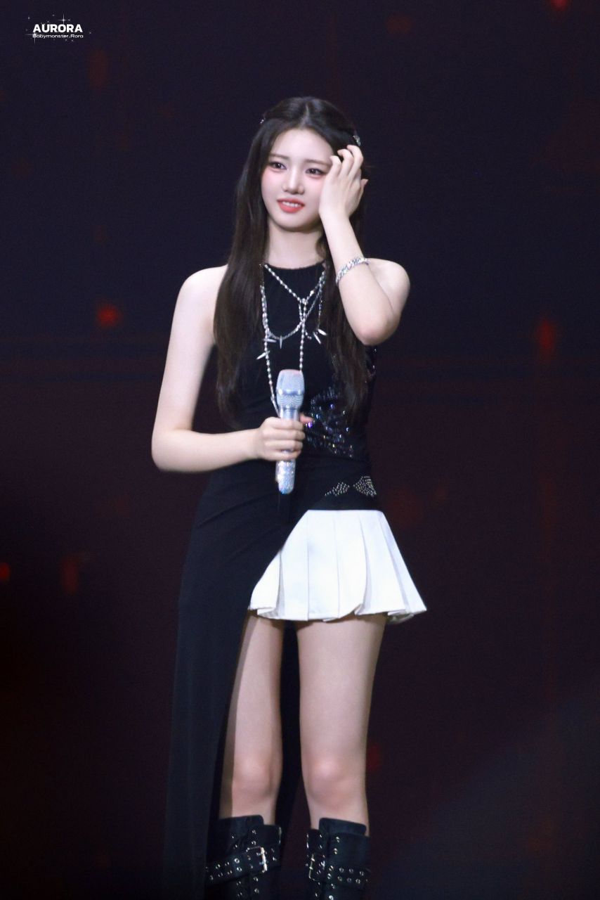 베이비몬스터 로라