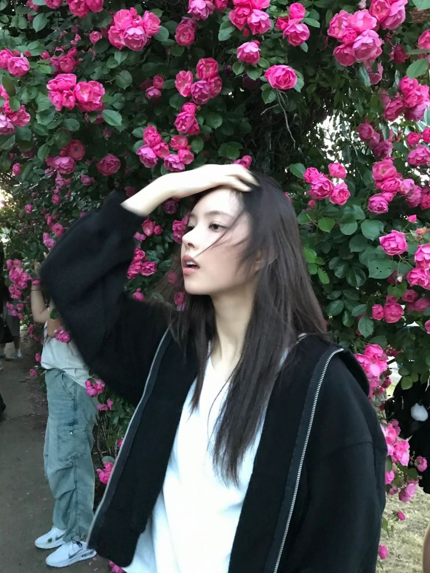 아일릿 민주,원희,모카,윤아