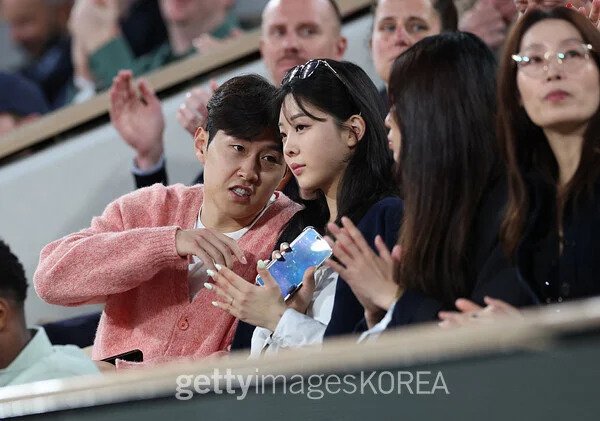 이강인, '2살 연상' 두산家 5세 여친 첫 공개