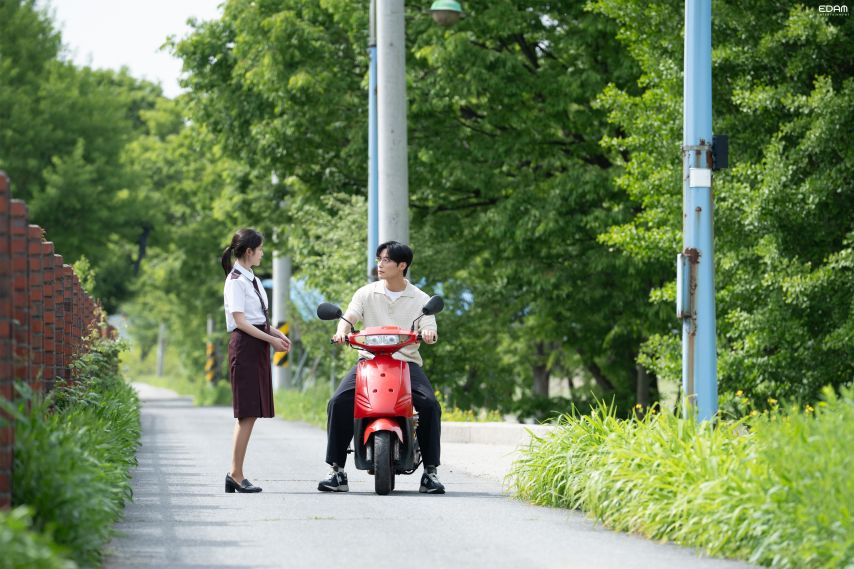 아이유 ‘Never Ending Story’ MV 비하인드
