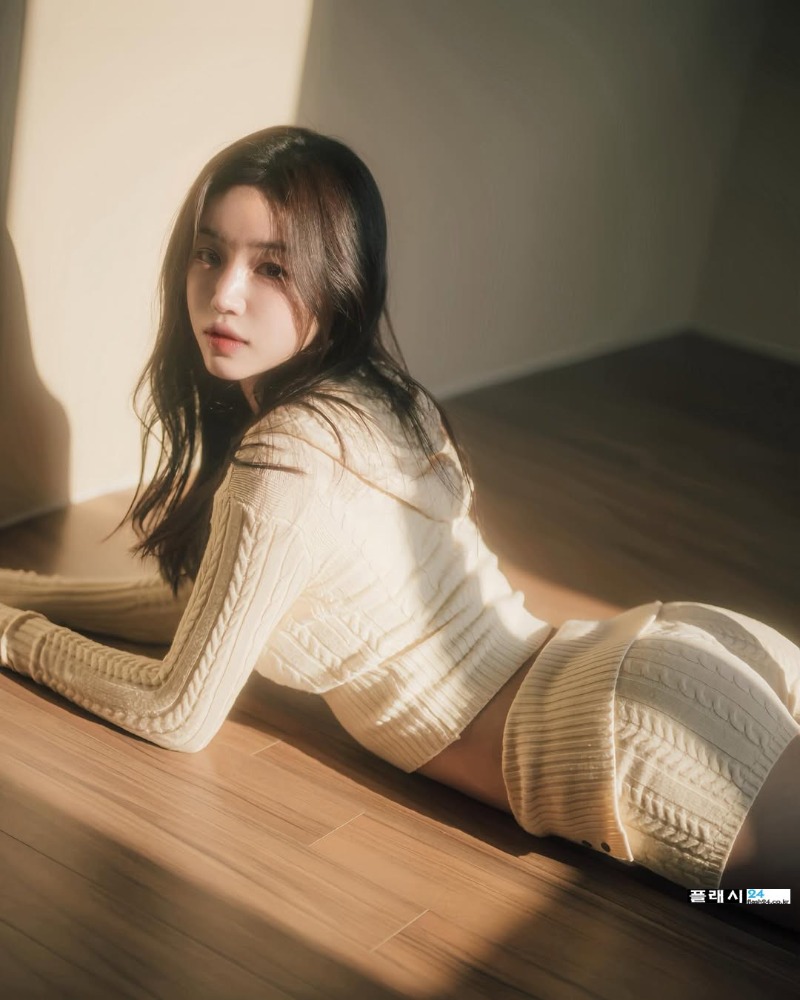 오늘 신입입니다. 잘 부탁 드립니다. DJ, 모델, 인플루언서 김채온 ㅈㄴ 예쁨