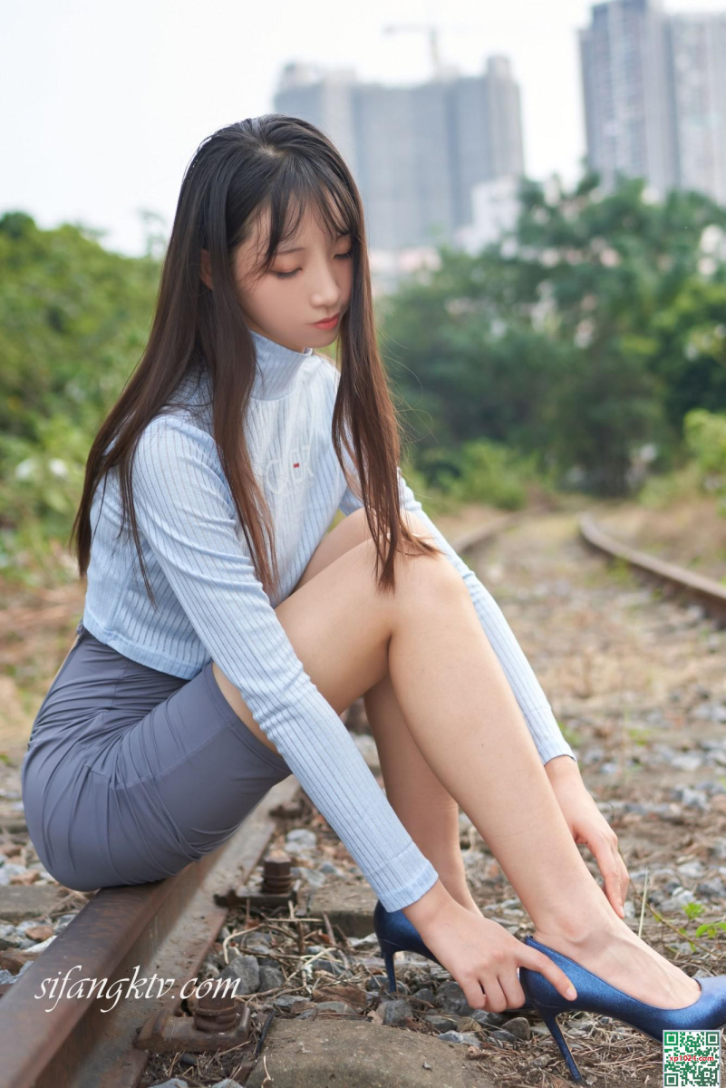 웹모델 무르무레, 아래를 깠다 + 탐스런 야덩이