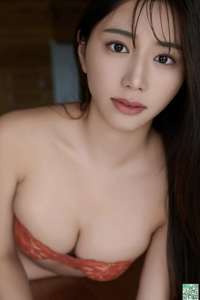 일본산 쯔위 사이또 쿄코 : 기럭지 비율, 가슴은 쯔위보다 낫네