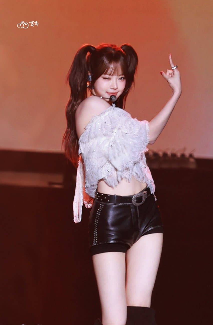 섹시한 매력 발산하는 르세라핌 콘서트 홍은채