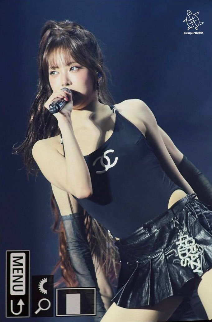 섹시한 매력 발산하는 르세라핌 콘서트 홍은채
