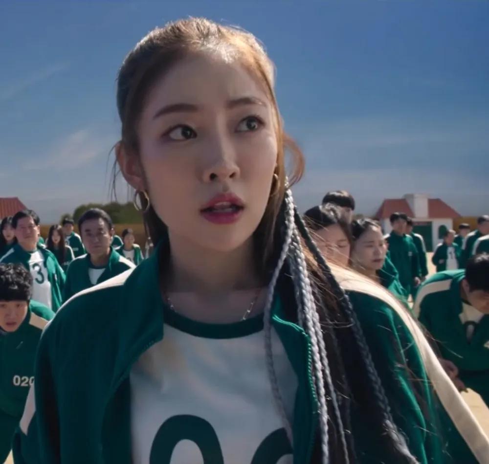 꿀벌녀 송지우.jpg