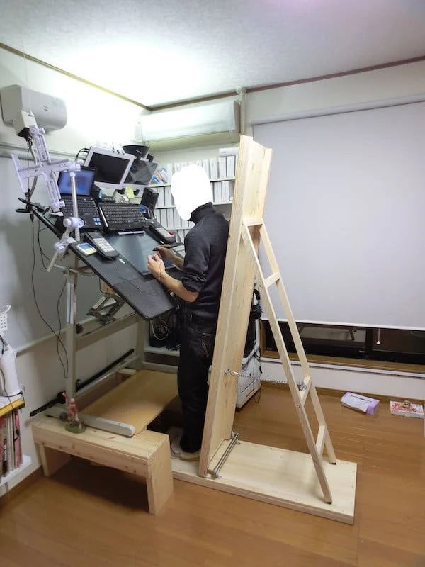 만화가들 허리가 안 좋아지면 그림체가 이상해지는 이유