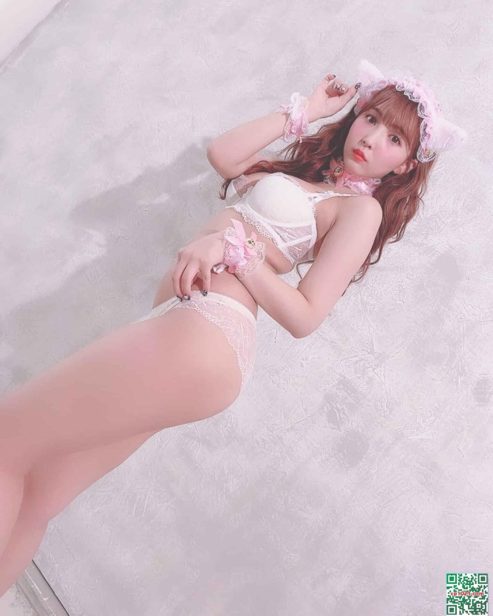 이제 옷 입고 사는 미카미 유아 셀카