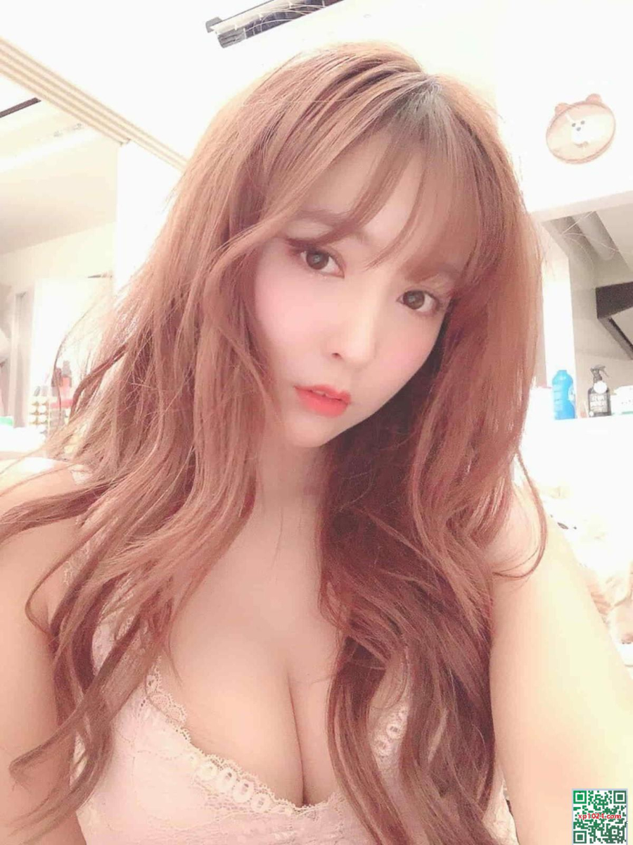 이제 옷 입고 사는 미카미 유아 셀카
