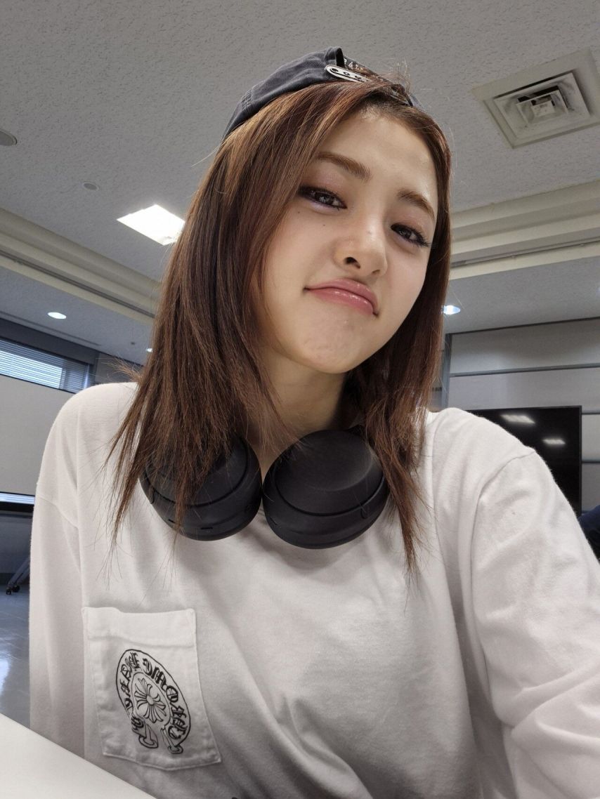 르세라핌 윤진