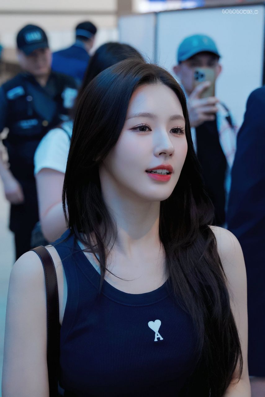 오늘자 출국하는 미연 (아이들)