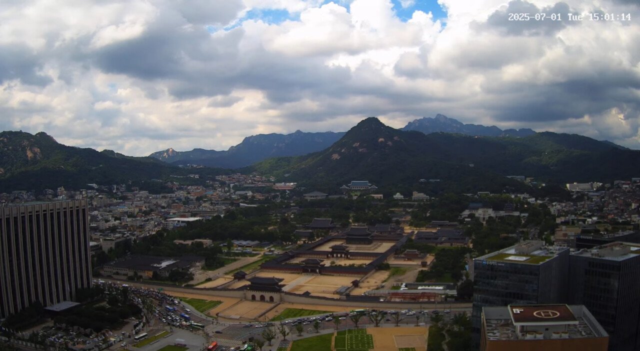 오늘자 미세먼지 한톨없이 너무나도 아름다웠던 서울 하늘