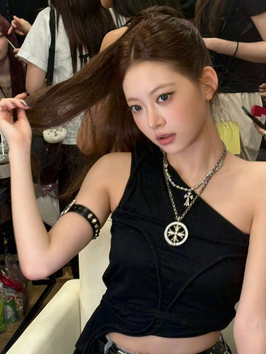 르세라핌 카즈하,홍은채