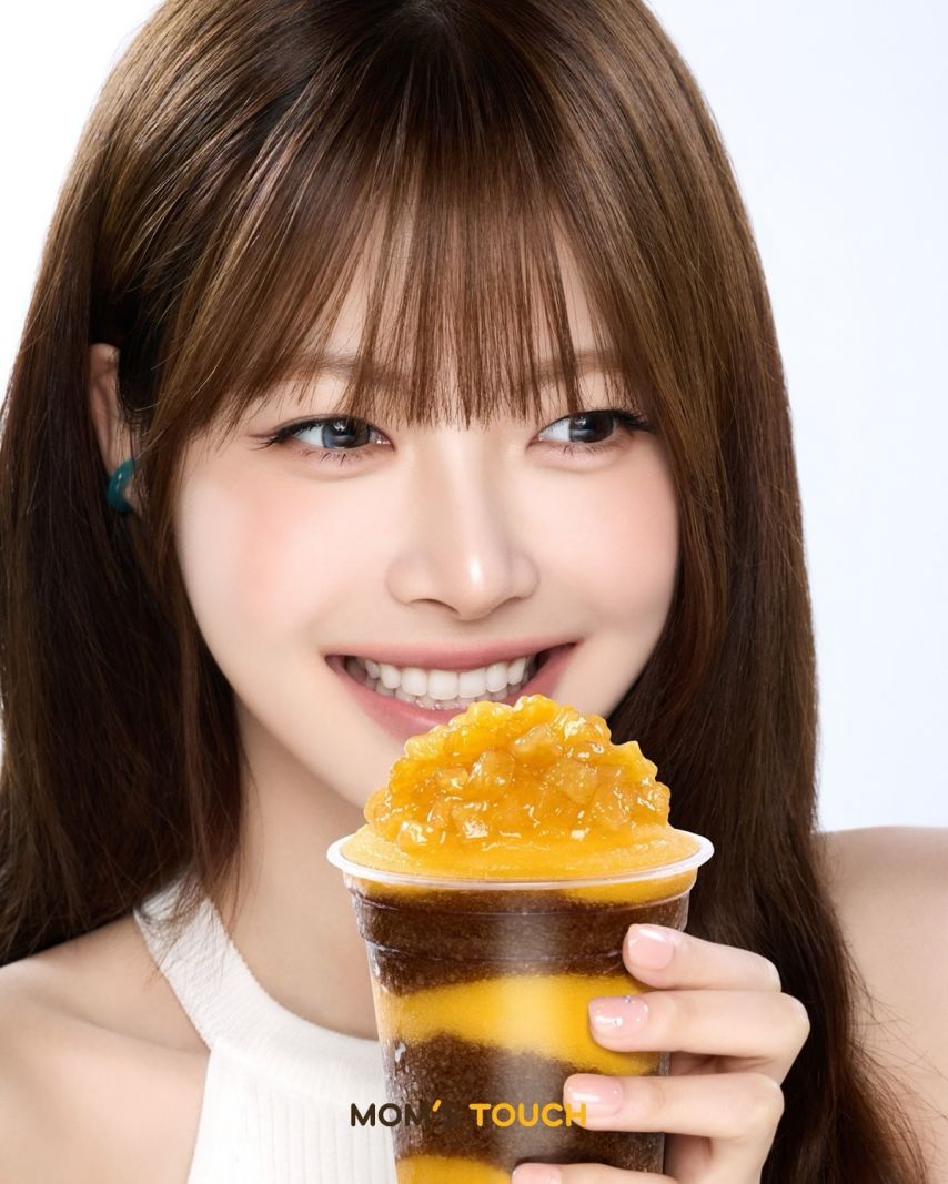 오늘자 공개된 르세라핌 맘스터치 NEW 광고사진.JPG