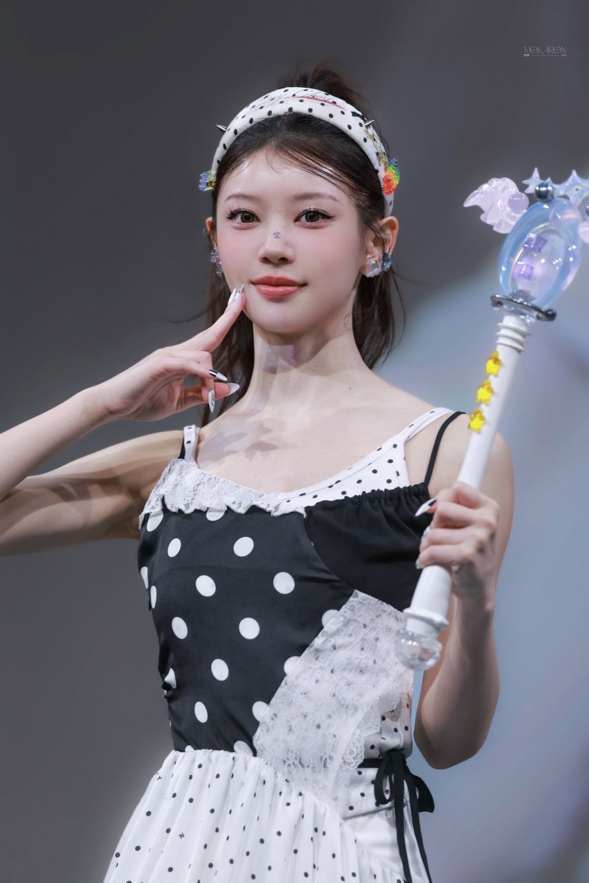 아일릿 모카 250712