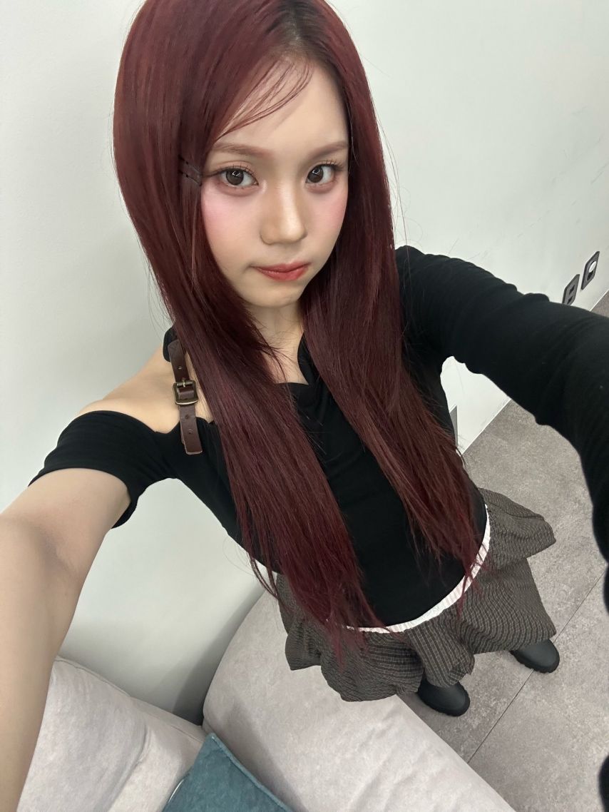 VIVIZ 엄지
