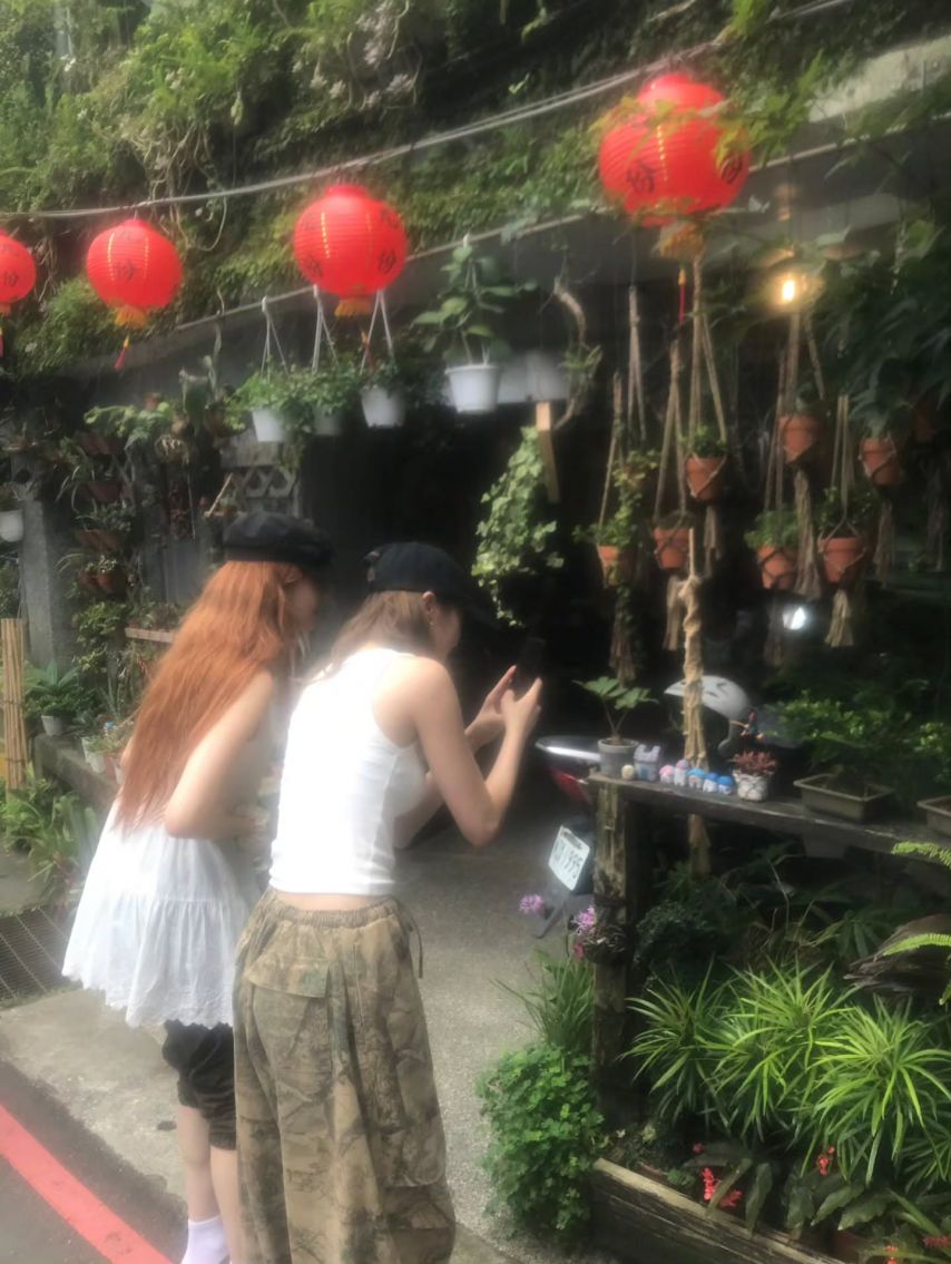 르세라핌 사쿠라,허윤진,카즈하,홍은채