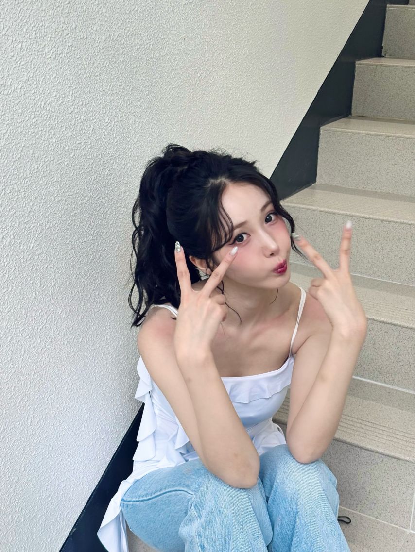 신비 VIVIZ비비지 인별