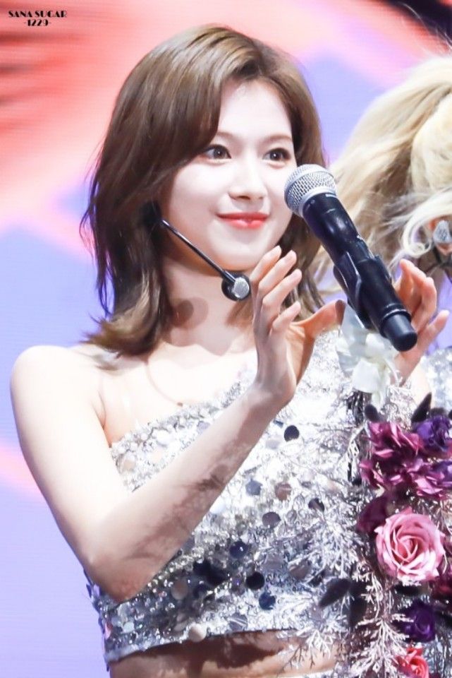 트와이스 사나
