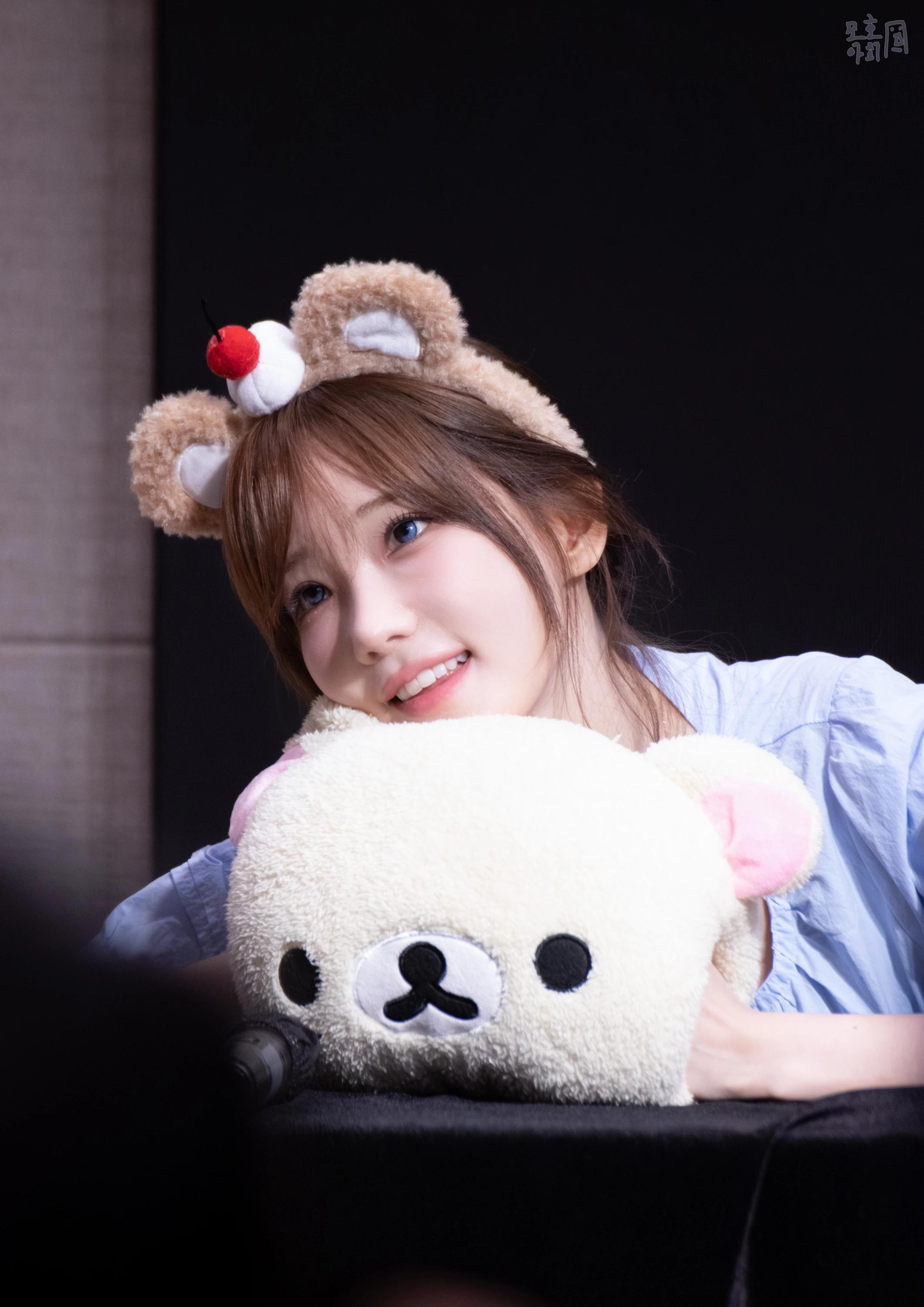 QWER 머리 박는게 습관인 아희