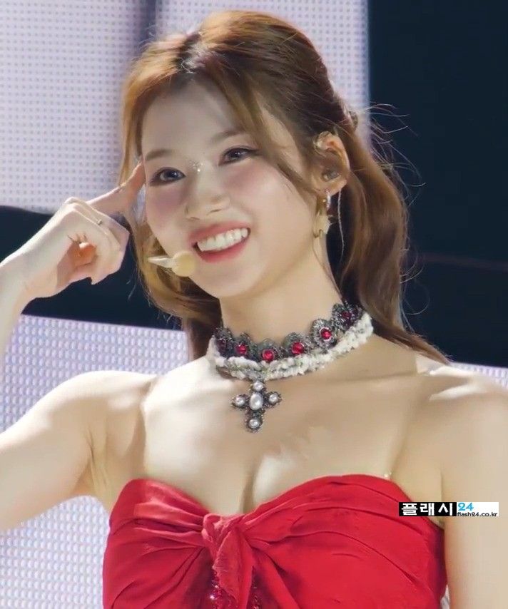 트와이스 사나