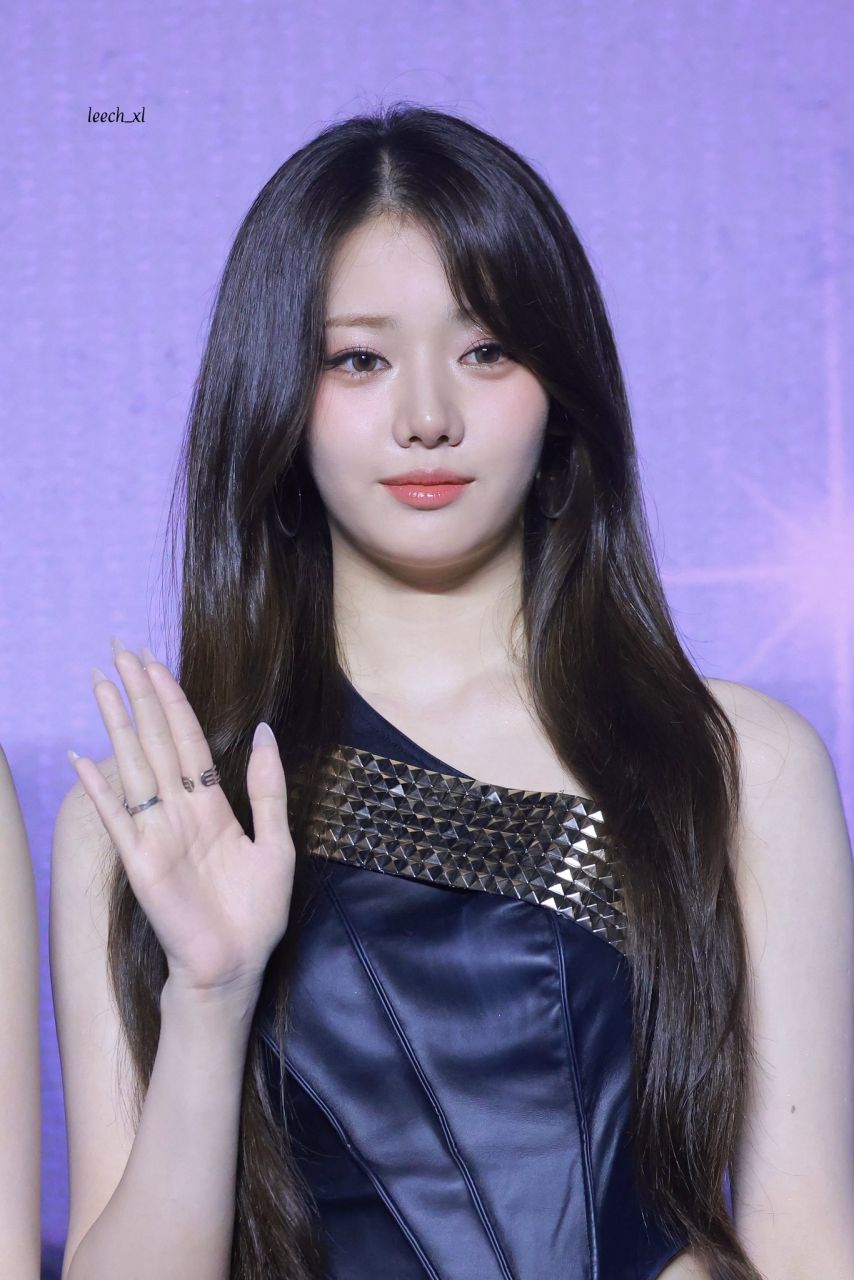 베이비몬스터 로라