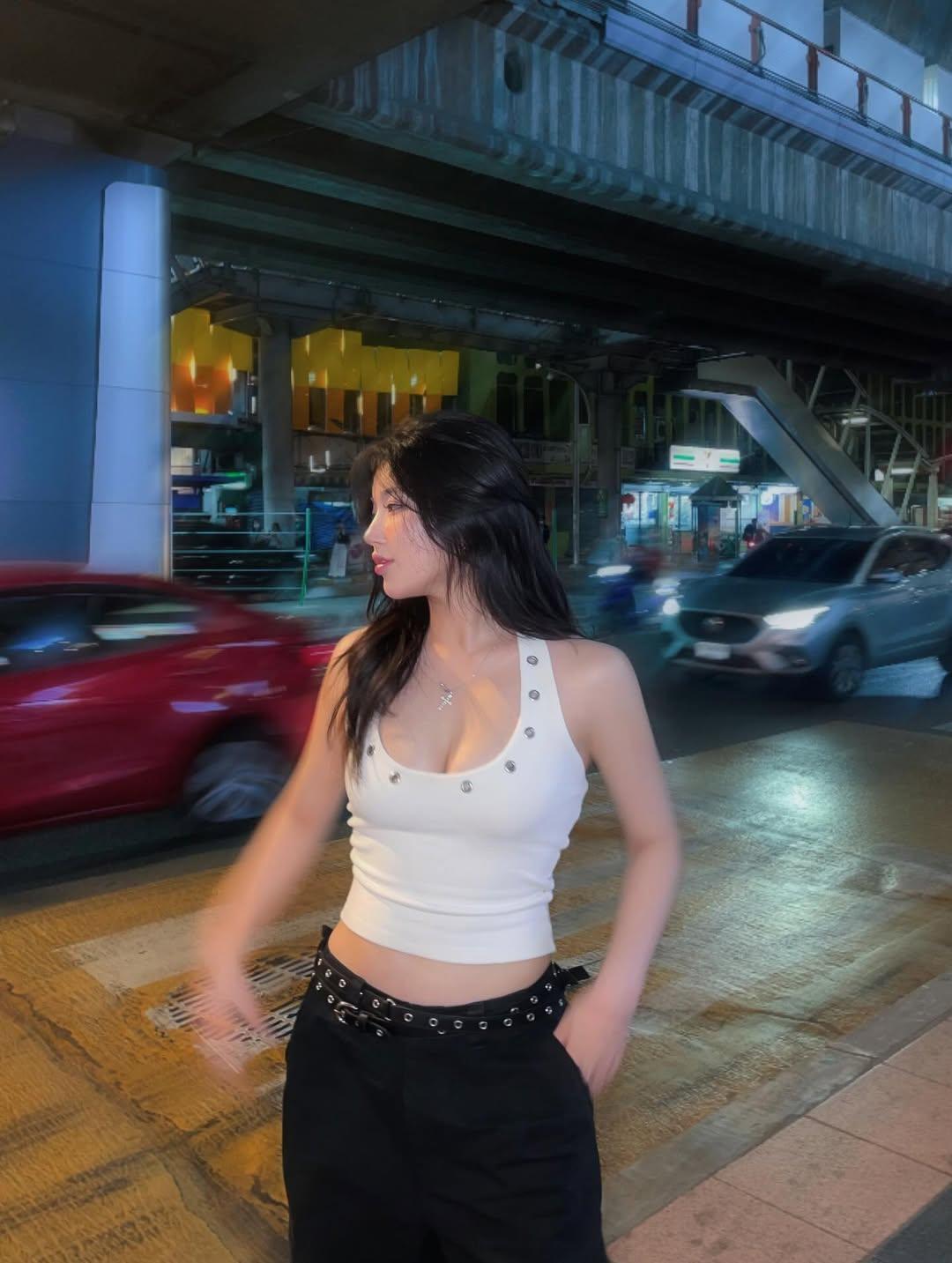 흰 민소매