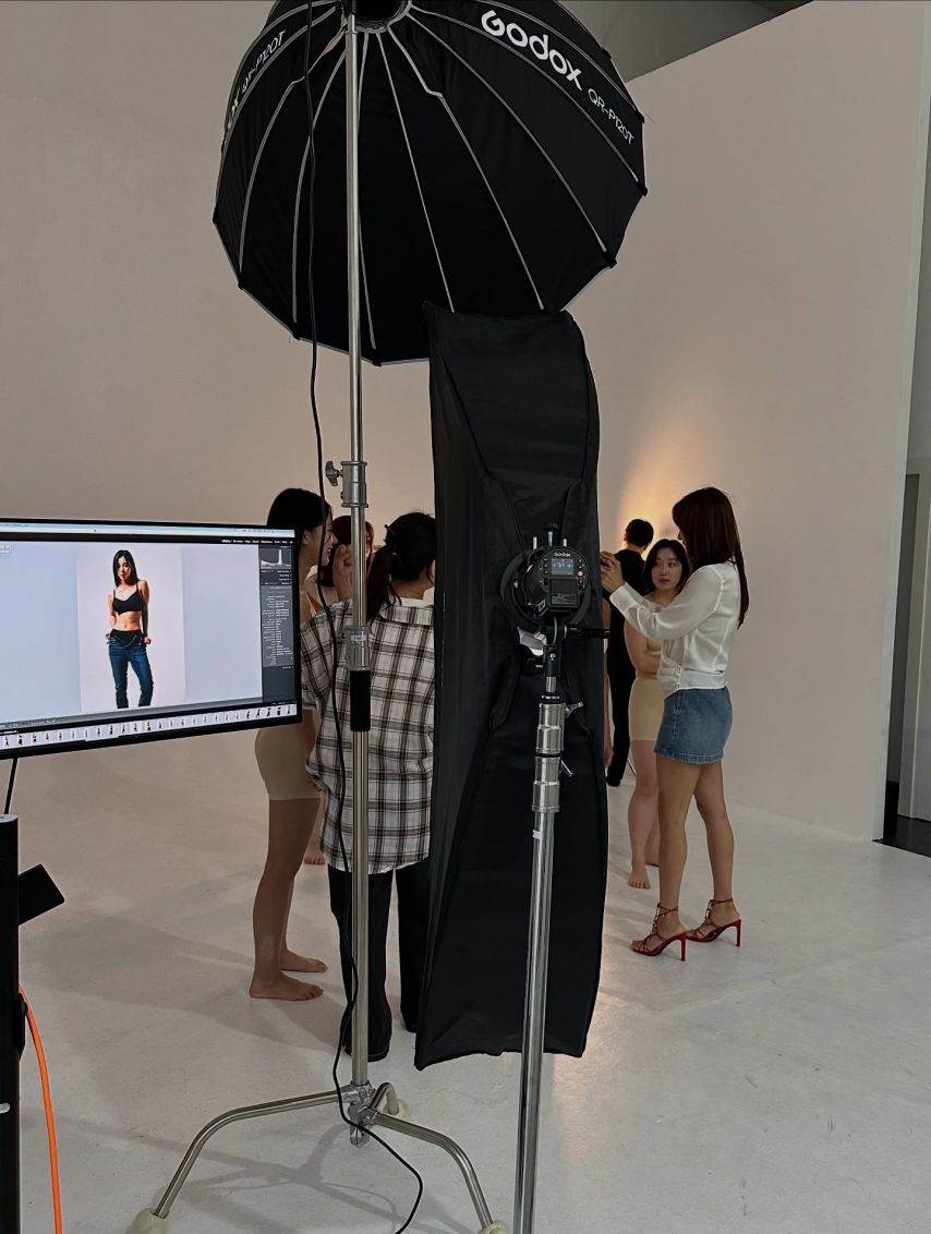 늘씬 각선미 뽐내는 오또맘