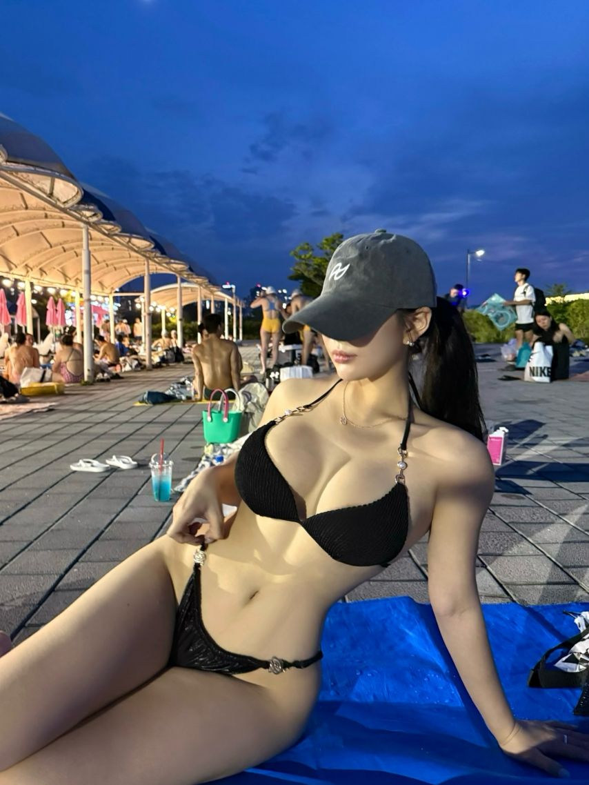 레아 (godrhea) 잠원 한강공원 수영장 비키니