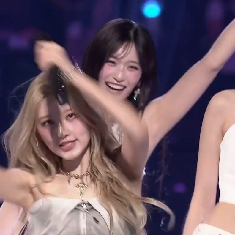 무대에서 사고 친 아이브 리즈 (feat 유진 원영 이서) ㅋㅋ