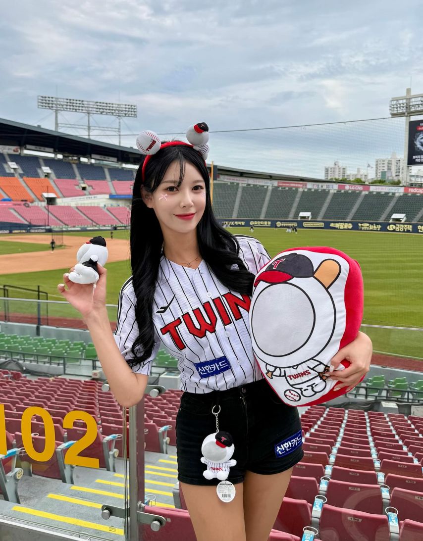 원민주 진수화 홀맨