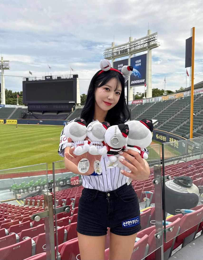 원민주 진수화 홀맨