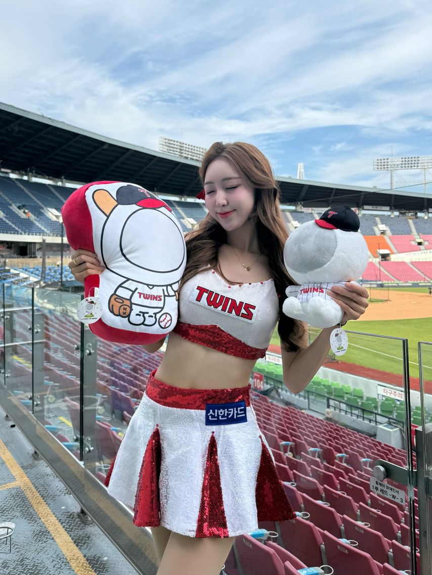 원민주 진수화 홀맨