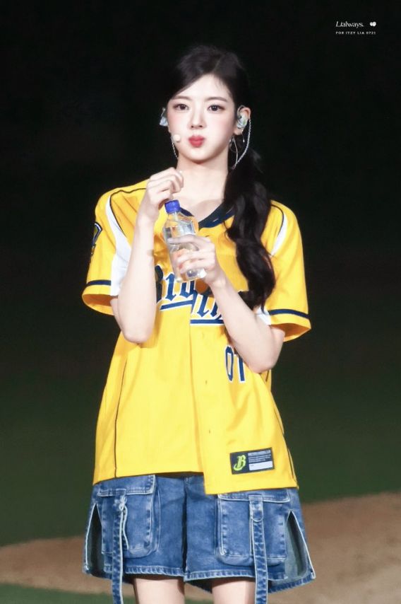 ITZY 리아