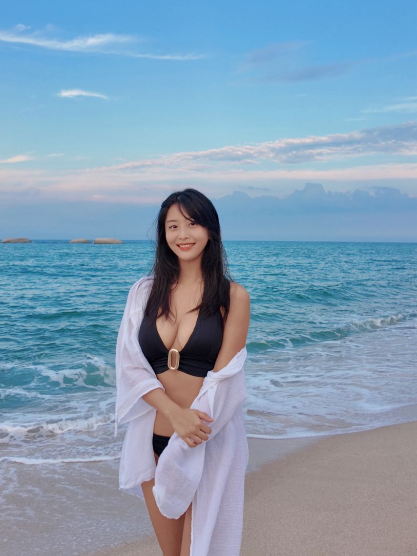 동해 바닷가 놀러 간 미모