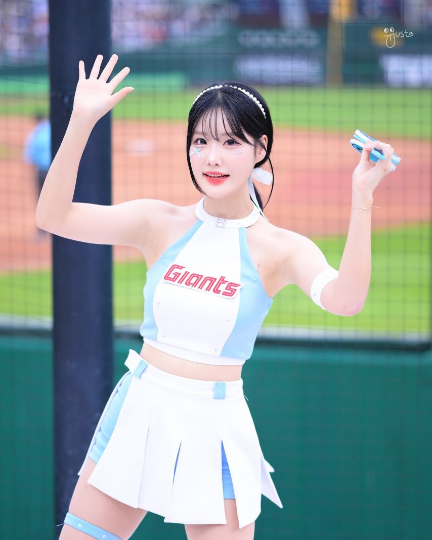 최홍라