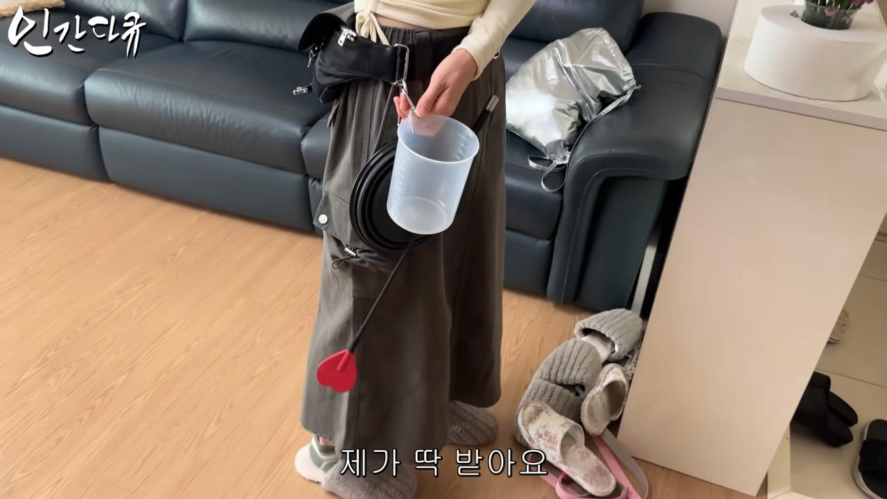 국내엔 단 한마리밖에 없는 세계에서 가장 작은 말을 키우는 모델