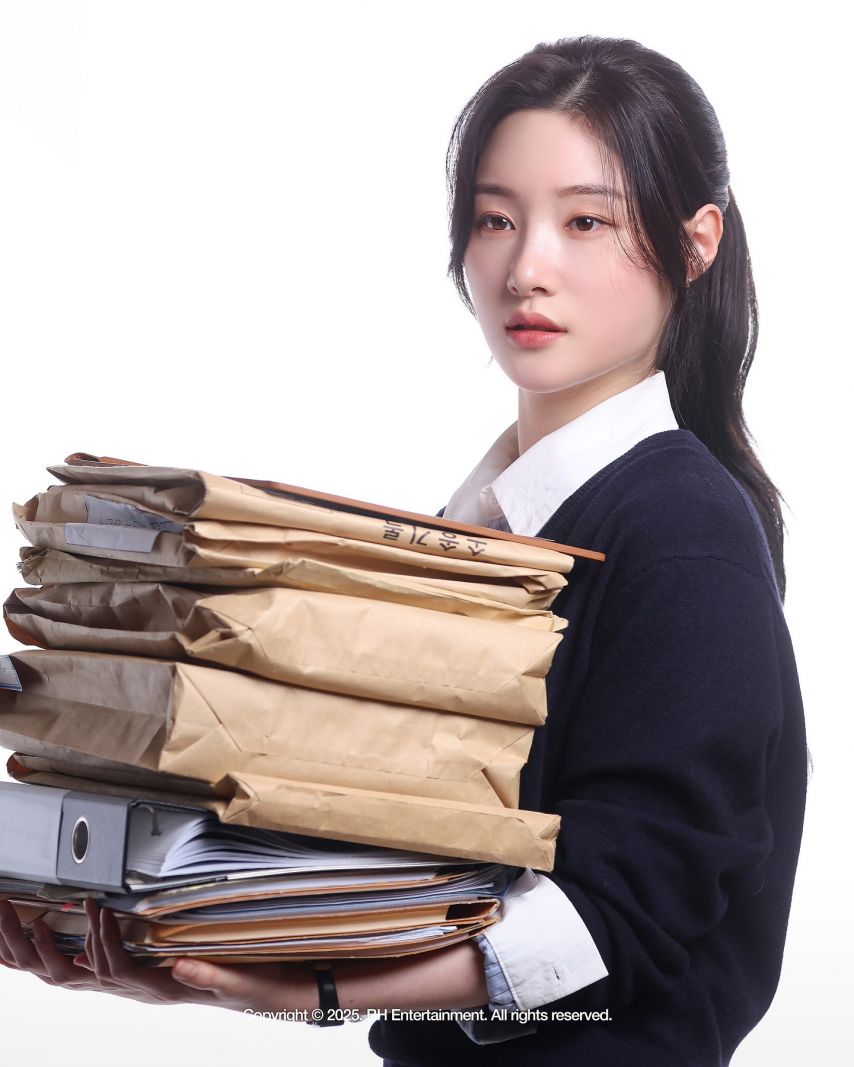 정채연 에스콰이어 비하인드