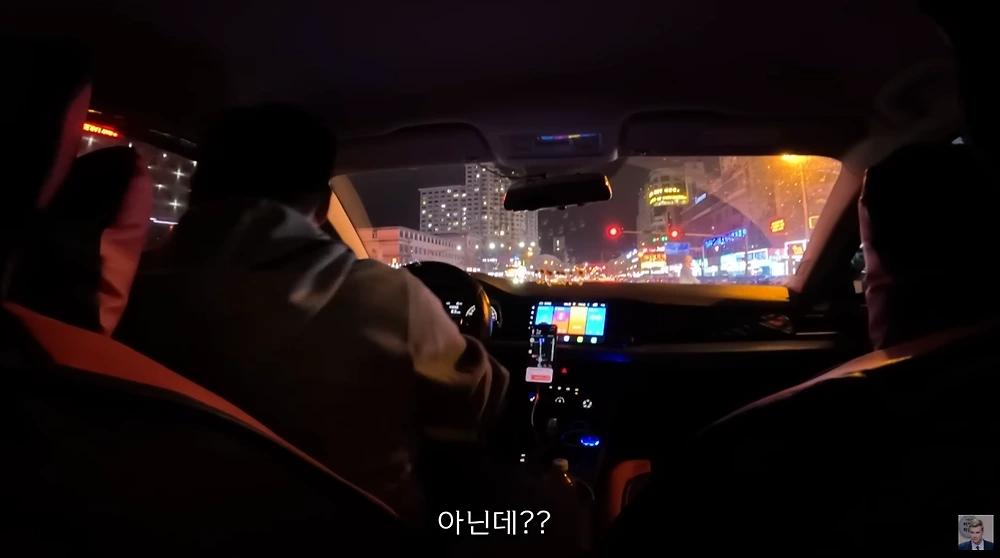 요즘 한국사람들 요렇게 생겼습니다