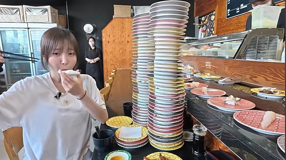 회전초밥집에서 쯔양이 먹은 접시량