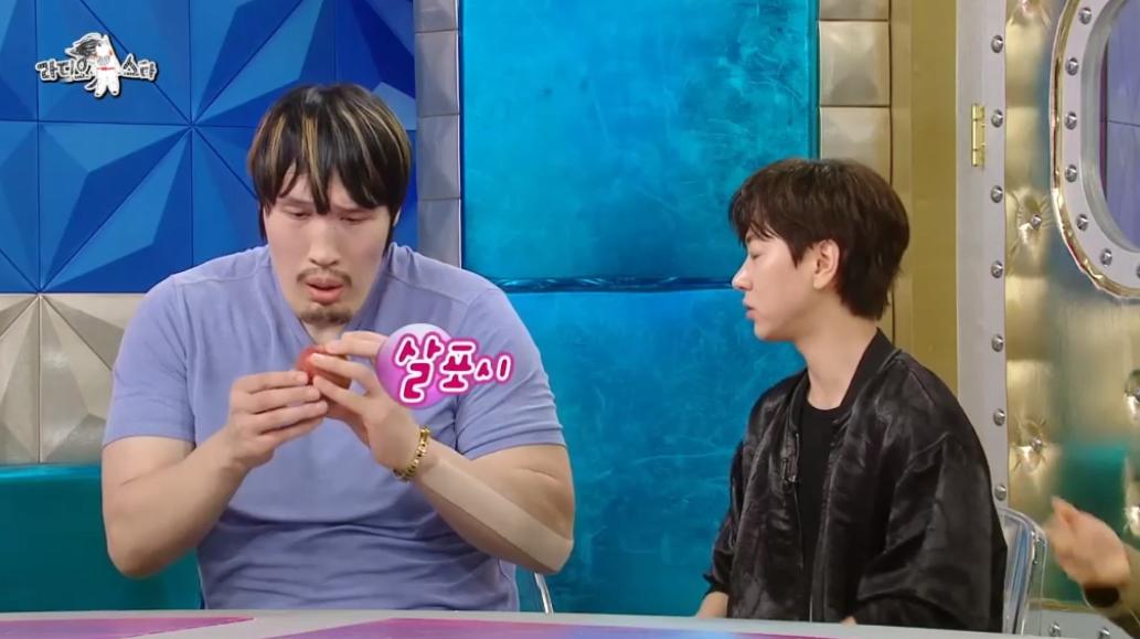 최홍만의 사과 쪼개기 ㅋㅋㅋㅋ