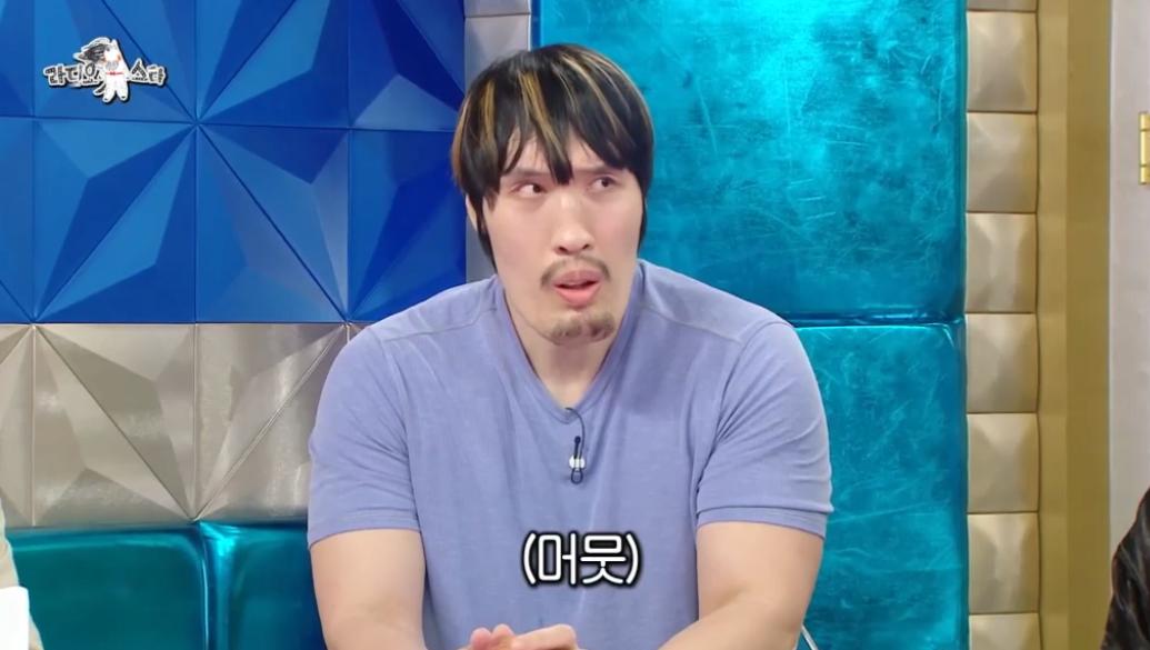 최홍만의 사과 쪼개기 ㅋㅋㅋㅋ
