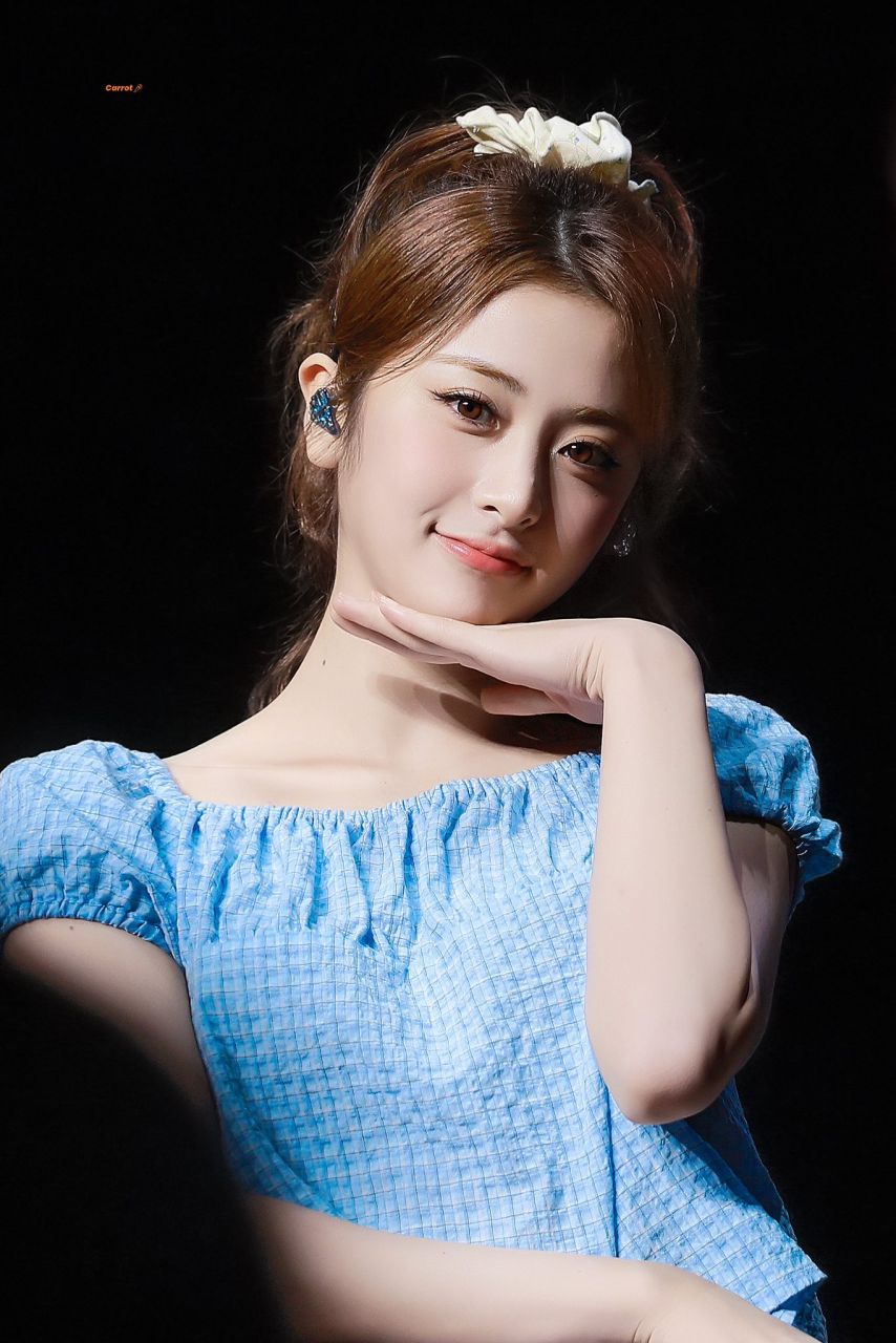 르세라핌 허윤진