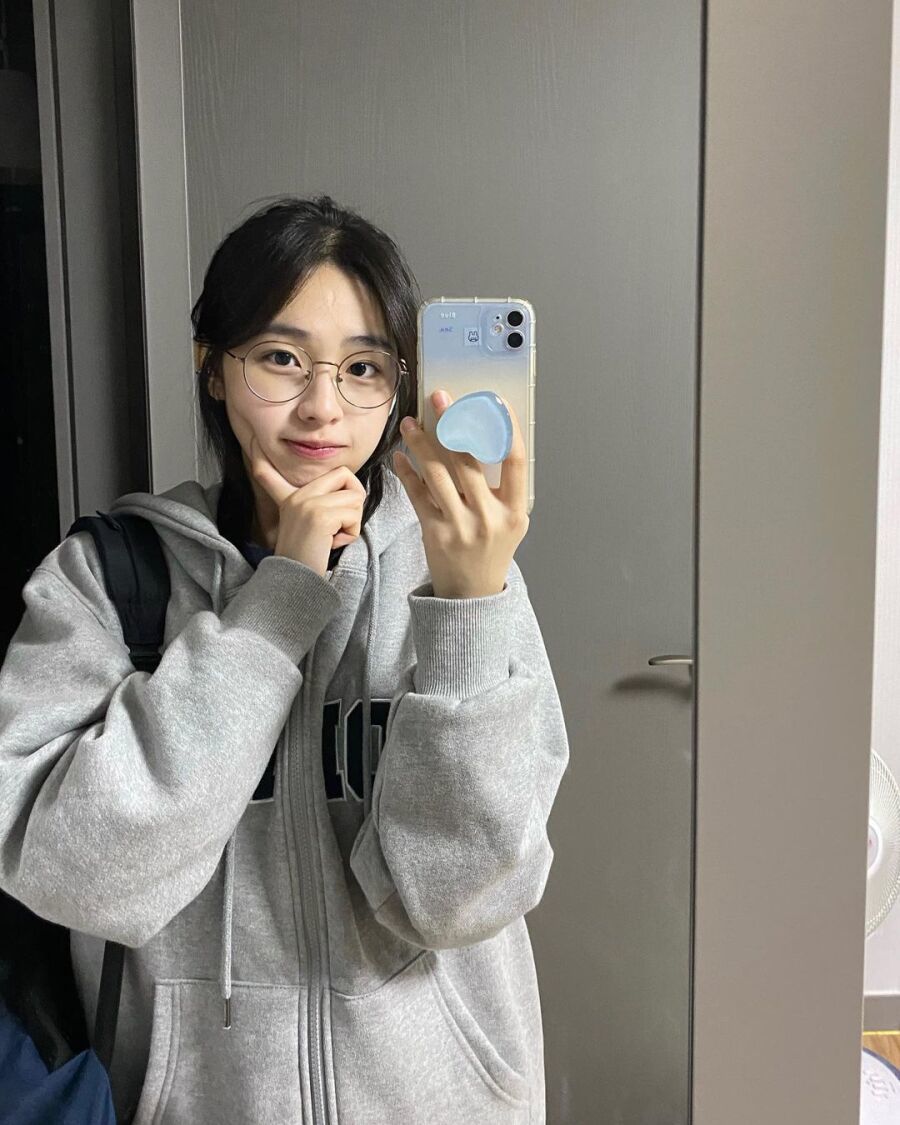 첫날부터 지각한 누나