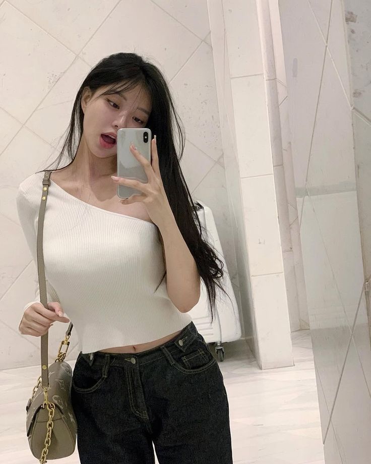 ㅇㅎ?) 몸매에 자신감 있을때 찍는 셀카