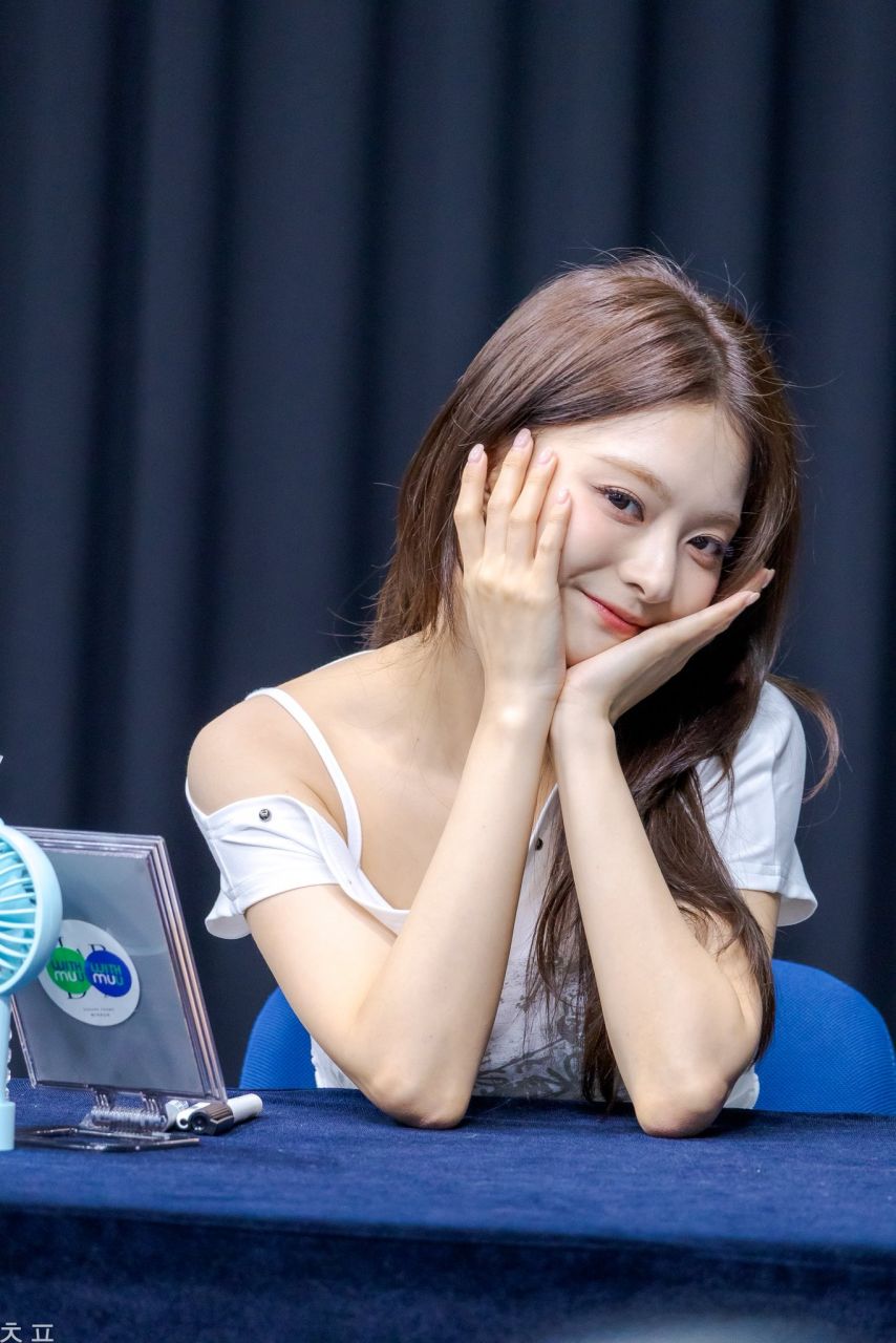 프로미스나인 이나경