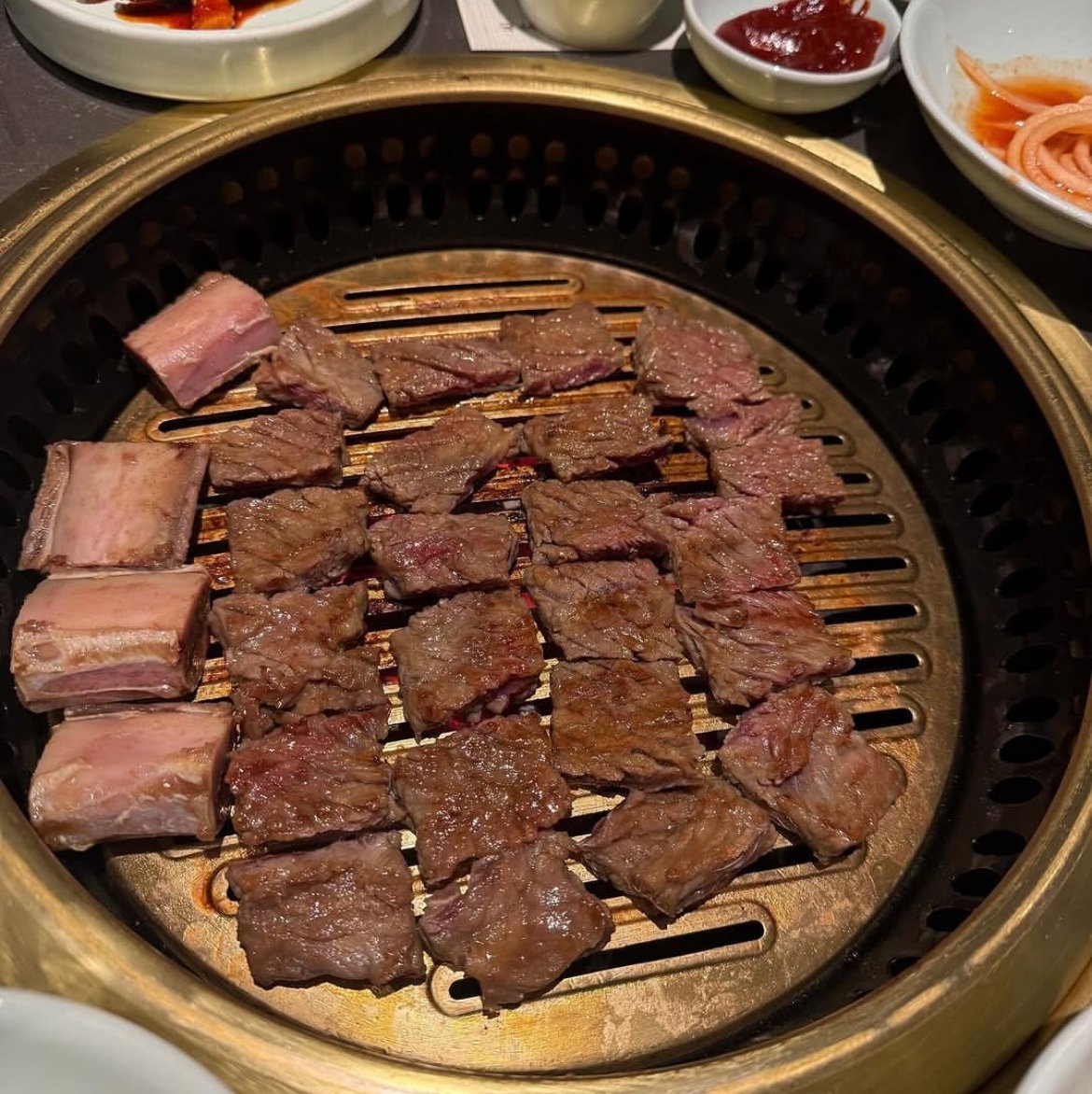 킴 카다시안 광복절에 한국에서 찍었던 사진 업로드했네 ㅋㅋㅋㅋ
